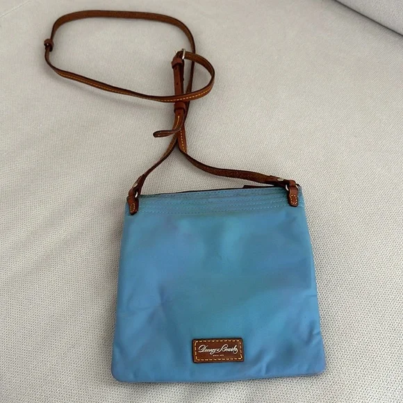 DOONEY & BOURKE BLUE TRIPLE ZIPPER FRONT CROSSBODY BAG - Picture 4 of 14